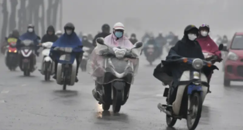 Miền Bắc mưa rào liên tiếp, tình trạng nồm ẩm kéo dài đến khi nào?