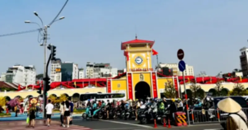 Miền Đông Nam Bộ nắng nóng gay gắt, TP.HCM giữa tuần có mưa trái mùa