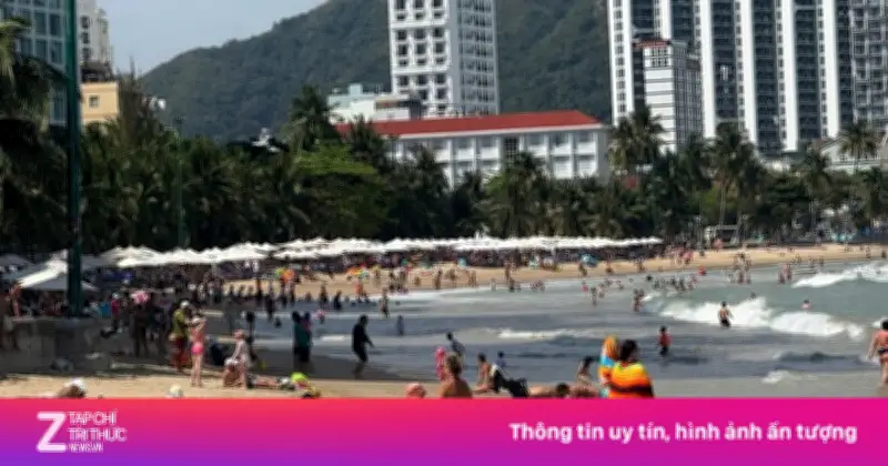 Mùng 5 Tết, Nha Trang và Đà Lạt vẫn kín phòng, du khách đổ về ồ ạt