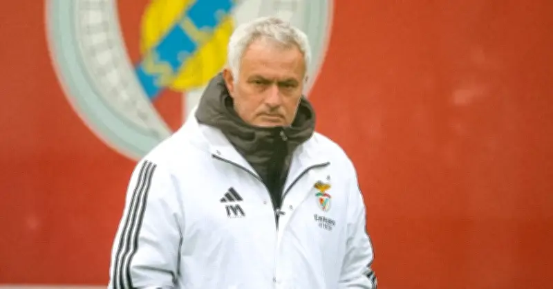 Mourinho bất ngờ phải diễn trước trận Benfica đấu Real Madrid