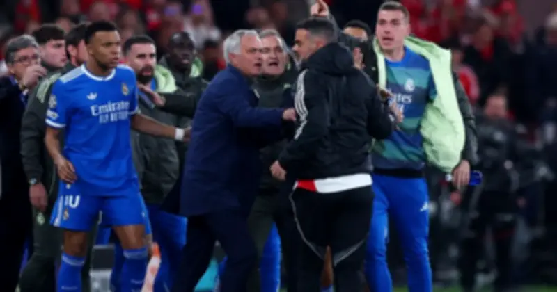 Mourinho chỉ trích Vinicius sau sự cố phân biệt chủng tộc ở trận Real Madrid - Benfica