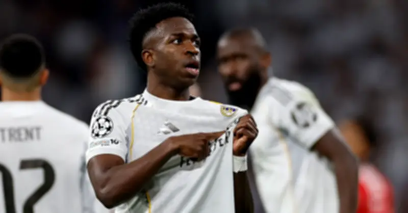 Mourinho tạo show diễn bí ẩn, Real Madrid thắng Benfica vào vòng 1/8 Champions League