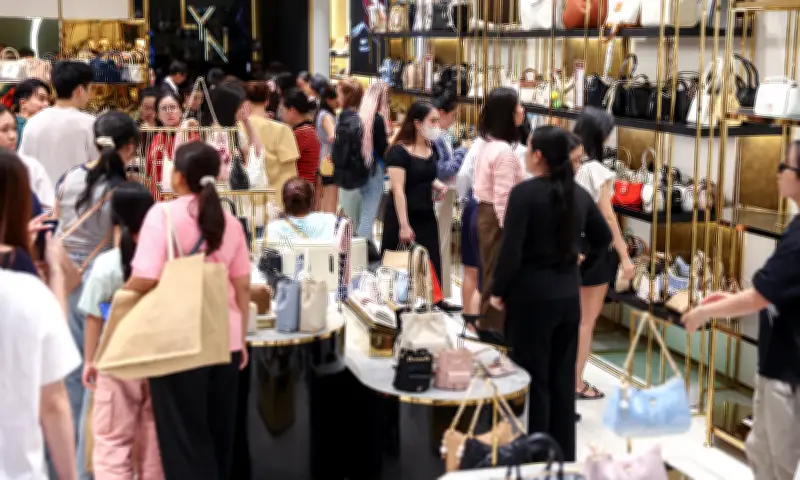 Mặt bằng bán lẻ trung tâm TP HCM: Giá cao vẫn đắt khách thuê, nguồn cung khan hiếm