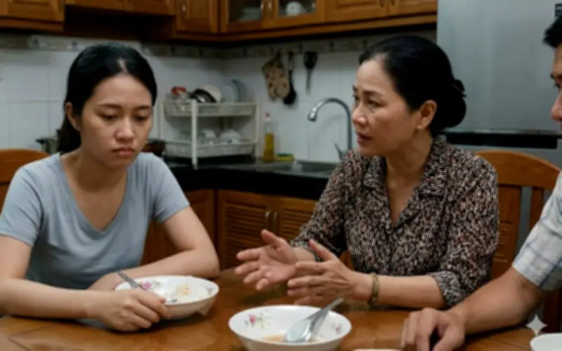 Mệt mỏi khi sống dưới cái bóng quá lớn của chị dâu