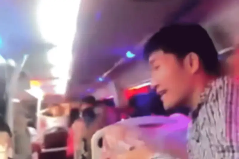 Mất ví trên xe về quê ăn Tết, người đàn ông Nghệ An nhận sự ủng hộ cảm động từ hành khách