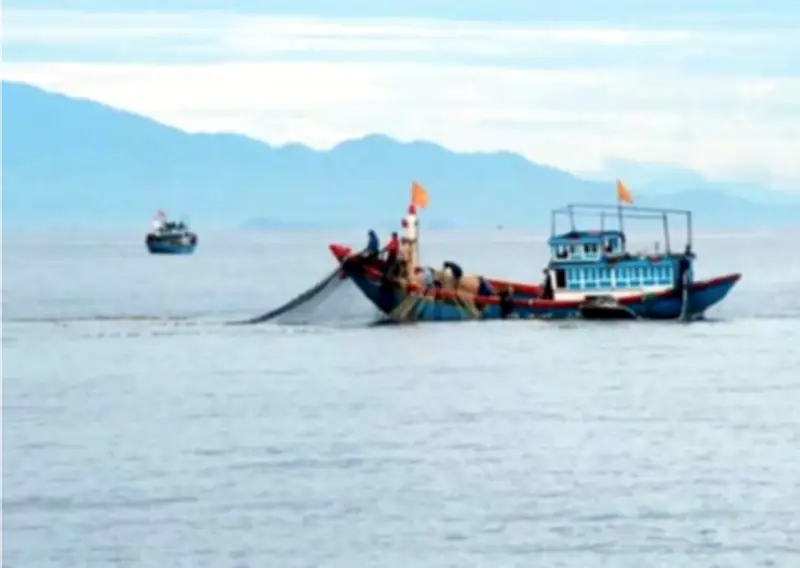 Mâu thuẫn mượn dây sạc điện thoại dẫn đến án mạng trên biển Cà Mau