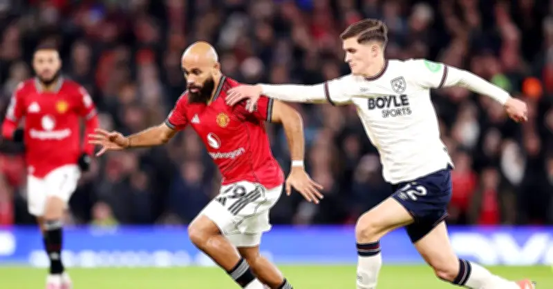 MU Thắng Dễ Dàng Nhờ Thẻ Đỏ, Carrick Tiếp Tục Dẫn Dắt Thăng Hoa