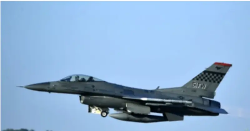 Máy bay chiến đấu Mỹ và Trung Quốc đối đầu căng thẳng gần Hàn Quốc