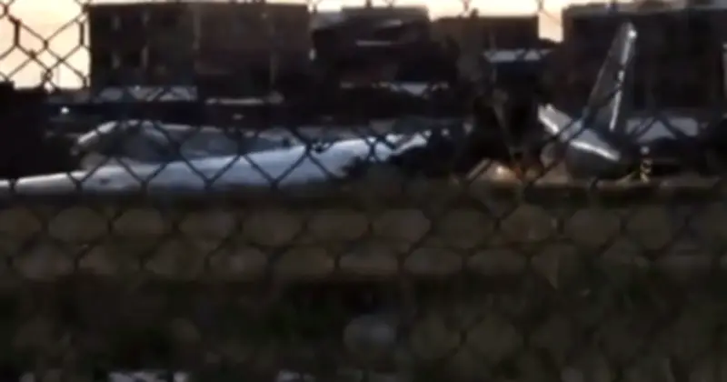 Máy bay vận tải quân sự Bolivia chở tiền rơi trên cao tốc, ít nhất 15 người thiệt mạng