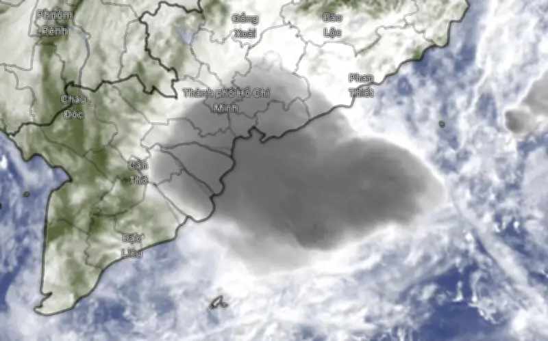 Mây dông từ biển gây mưa trái mùa cho TP.HCM và Nam Bộ, đề phòng lốc sét