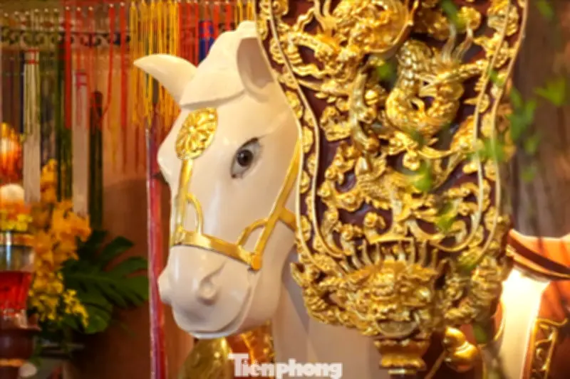 Đền Bạch Mã - Biểu Tượng Linh Thiêng Của Thăng Long Tứ Trấn Thu Hút Đông Đảo Du Khách Đầu Năm Bính Ngọ 2026