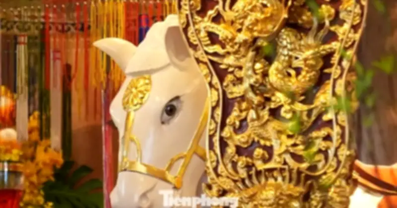 Đền Bạch Mã - Biểu Tượng Linh Thiêng Của Thăng Long Tứ Trấn Thu Hút Đông Đảo Du Khách Đầu Năm Bính Ngọ