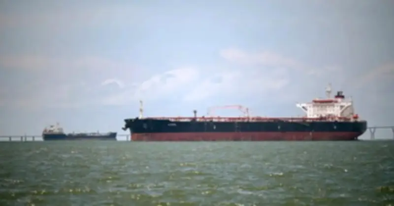 Ấn Độ bất ngờ chặn bắt tàu chở dầu bóng tối sau nhiều năm hưởng lợi từ dầu Nga