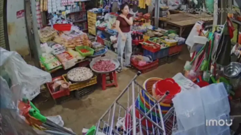 Nữ chủ tiệm tạp hóa ở Đắk Lắk bất ngờ ngất xỉu sau tiếp xúc hai người lạ, nghi vấn thuốc mê