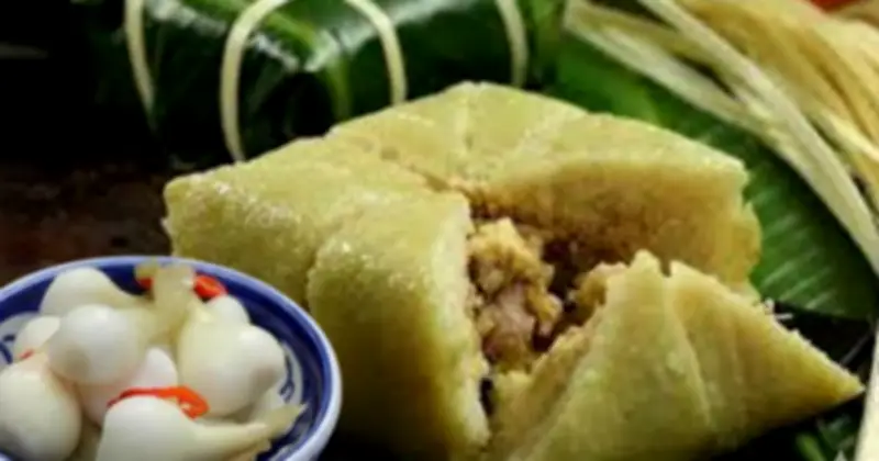 Ăn hành muối kèm bánh chưng: Lợi ích sức khỏe bất ngờ và lưu ý quan trọng