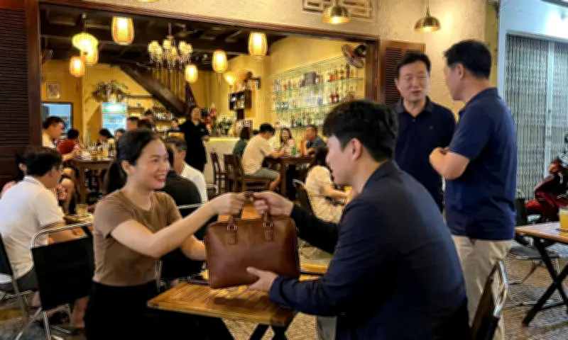 Án lệ 2025: Phân định ranh giới giữa tội lừa đảo và trộm cắp qua vụ 'giả người quen lấy túi hộ'