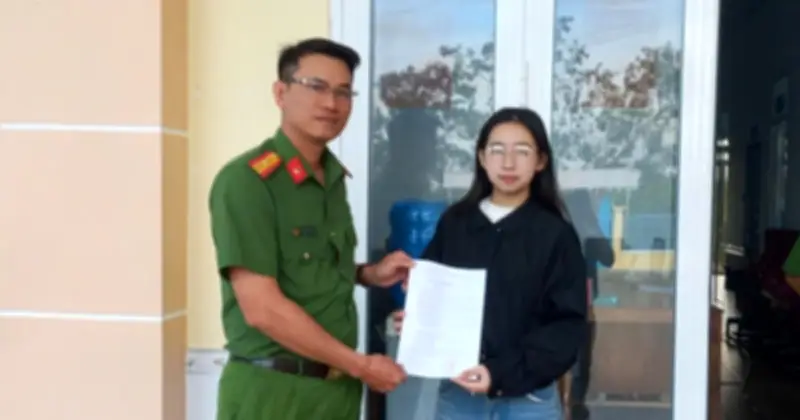 Nữ sinh Cà Mau viết đơn tình nguyện nhập ngũ Công an nhân dân năm 2026