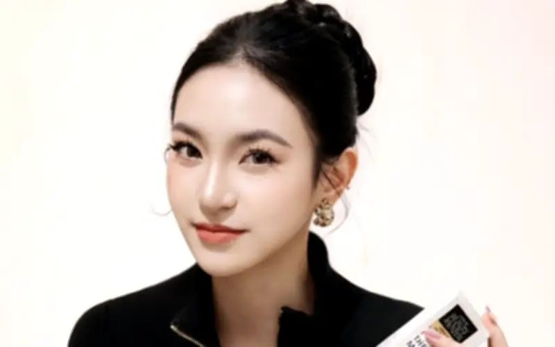 Nữ sinh Ngân hàng quê Hưng Yên gây chú ý tại Miss World Vietnam 2025