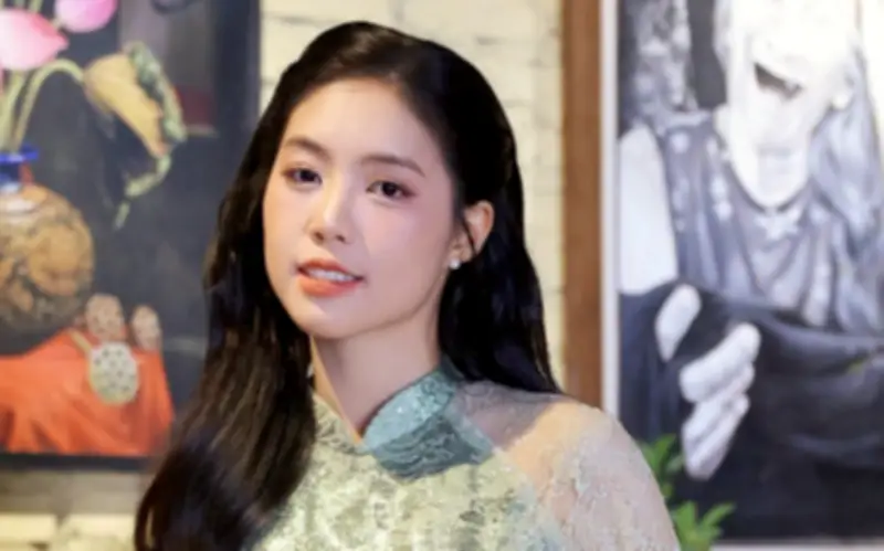 Nữ Thiếu Úy kiêm Á hậu Việt Nam gây chú ý trong ngày đầu năm mới