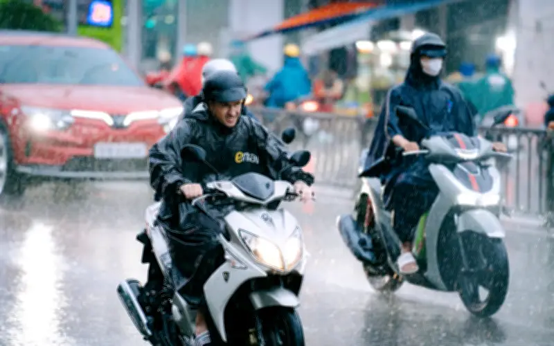 Nam Bộ và TP.HCM đối mặt với mưa to trái mùa cuối tháng 2, cảnh báo lốc sét