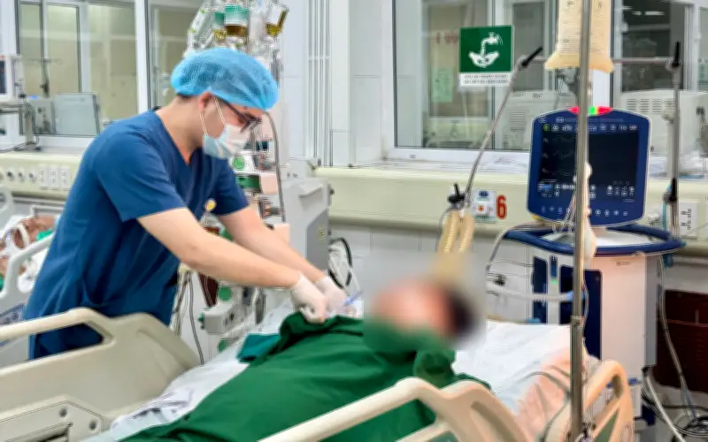 Nam bệnh nhân Hải Phòng nguy kịch vì xuất huyết tiêu hóa sau hơn 20 năm nghiện rượu nặng