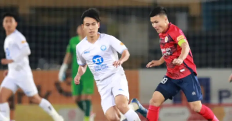 Nam Định độc lạ ở V-League hay vấn đề của bóng đá Việt Nam?