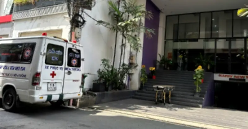 Nam du khách nước ngoài tử vong bất thường tại khách sạn TPHCM sáng mùng 4 Tết