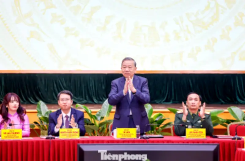 Ứng Cử Viên Quốc Hội Khóa XVI Tại Hà Nội Trình Bày Chương Trình Hành Động