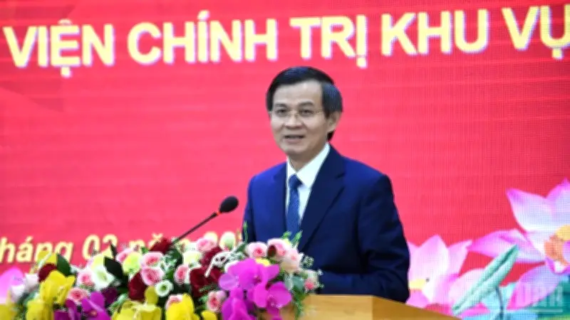 Đồng chí Đoàn Minh Huấn chỉ đạo Học viện Chính trị khu vực III đổi mới đào tạo cán bộ