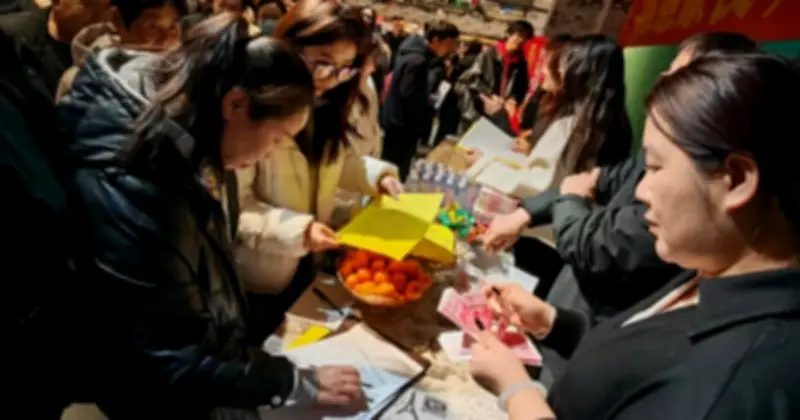 Ông Chủ Siêu Thị Trung Quốc Chi 50 Tỷ Đồng Thưởng Nhân Viên Dựa Trên Thâm Niên