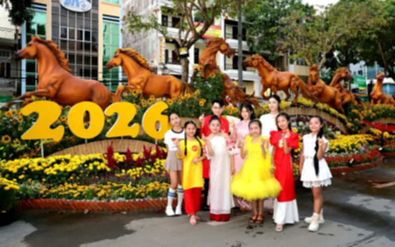 Đường Hoa Nghệ Thuật Cần Thơ Xuân Bính Ngọ 2026 Khai Mạc Với Chủ Đề 'Tết Sum Vầy'