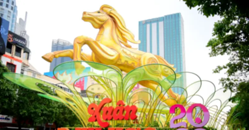 Đường Hoa Nguyễn Huệ Tết 2026: Ngựa Thánh Gióng 11m Và Công Nghệ Mapping Lần Đầu Sau 23 Năm