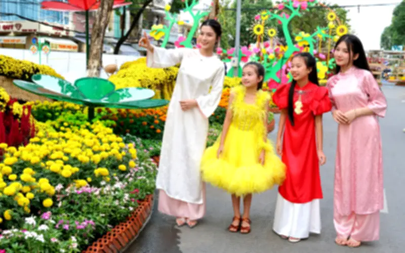 Đường Hoa Xuân Cần Thơ 2026 Thu Hút Hơn 300.000 Lượt Khách Trong Dịp Tết