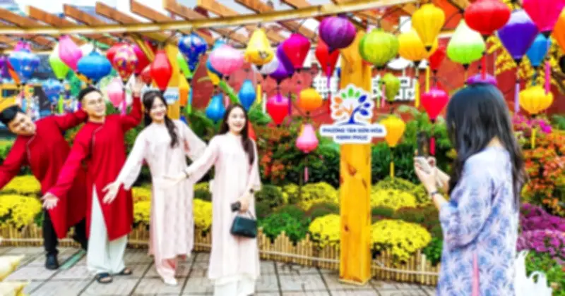 Đường Hoa Xuân Menas 2026 Bế Mạc, Thu Hút Hơn 500.000 Lượt Khách Với Công Nghệ Robot