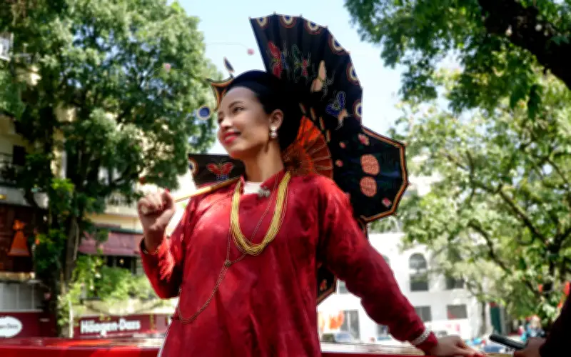 Đường Hoa Xuân Đầu Tiên Rực Rỡ Tại Hoàng Thành Thăng Long Dịp Tết