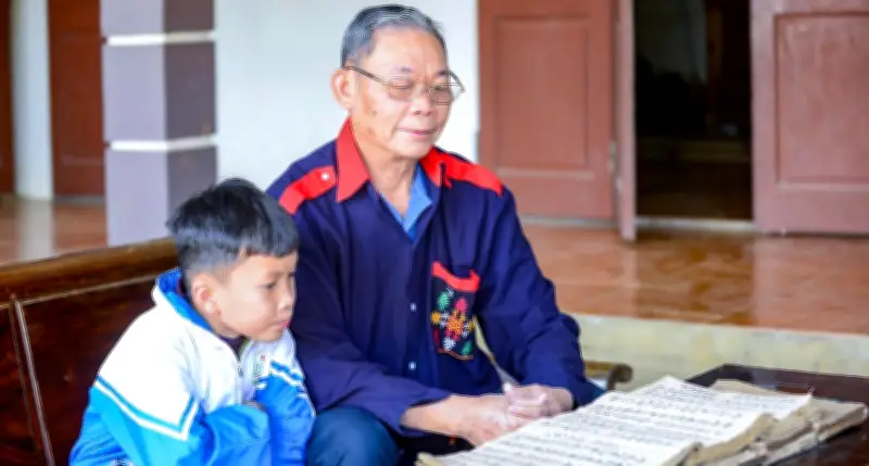 Ông Phùng Quang Du: Người giữ hồn chữ Nôm Dao giữa đại ngàn xứ Thanh