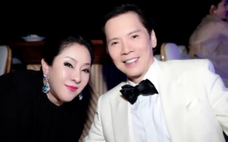 Ông Trùm Giải Trí Hướng Hoa Cường Giao Tài Sản Cho Con Dâu, Con Trai 'Không Được Một Xu'