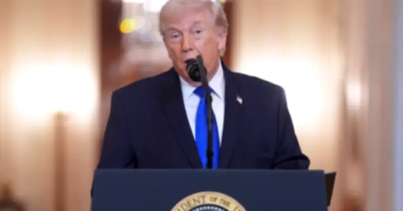 Ông Trump cảnh báo thuế cao hơn sau phán quyết tòa án, thương mại toàn cầu bất ổn