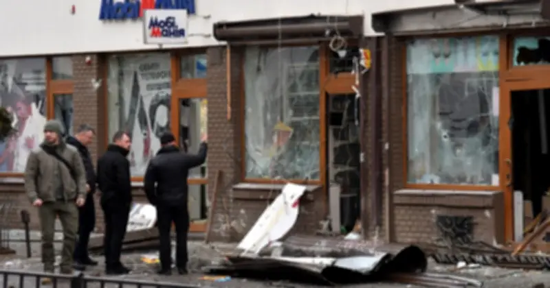 Nga tấn công Ukraine bằng 50 tên lửa và 297 UAV, Hungary và Slovakia gây sức ép