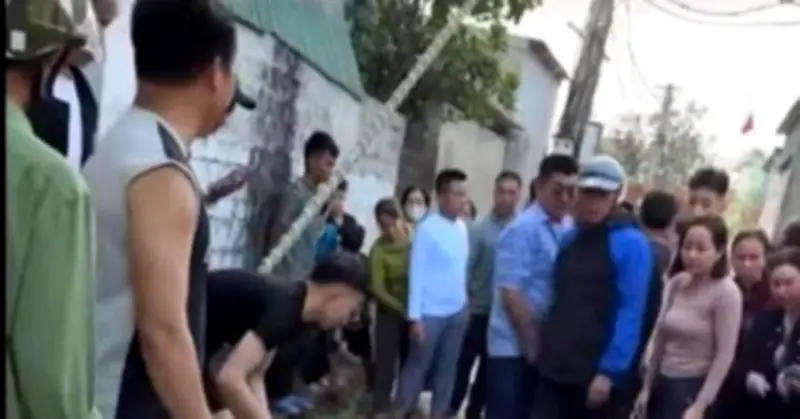 Nghệ An: Tai nạn điện giật khi dựng cây nêu đón Tết, 3 thanh niên nguy kịch