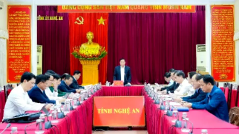 Nghệ An đẩy mạnh 12 dự án trọng điểm, tập trung giải phóng mặt bằng và khởi công cao tốc