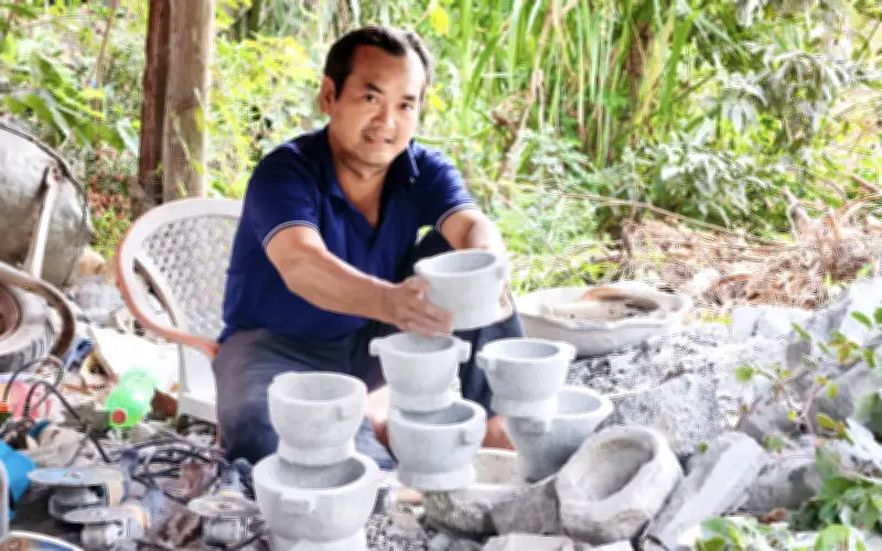 Nghệ Nhân An Giang Tranh Thủ Làm 300 Cối Đá Giao Tết, Gìn Giữ Nghề Truyền Thống