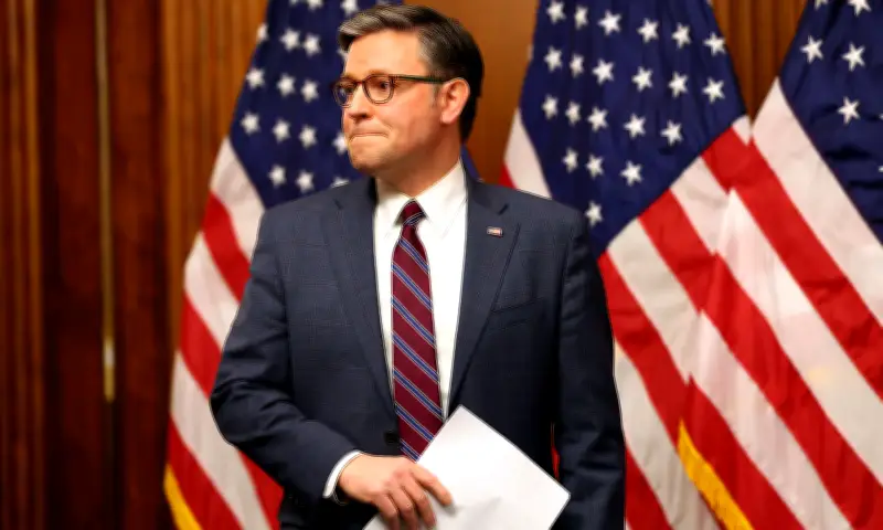 Nghị sĩ Cộng hòa phản đối thuế quan của Trump với Canada, Hạ viện thông qua nghị quyết