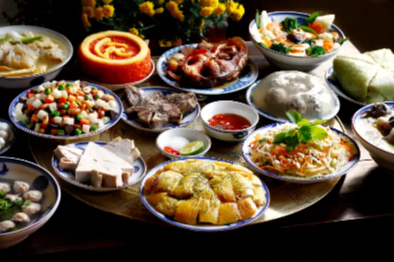 Nghệ thuật 'bán sơn, bán thủy' trong cỗ Tết Hà Nội: Sự hài hòa vị giác và tri thức ẩm thực xưa