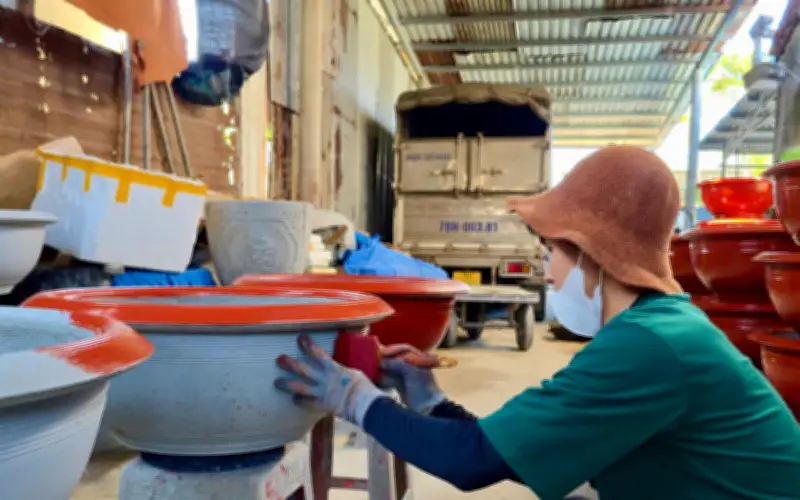 Nghịch Lý Tháng Chạp: Trì Hoãn Cả Năm, Hối Hả 'Làm Nốt' Trước Tết