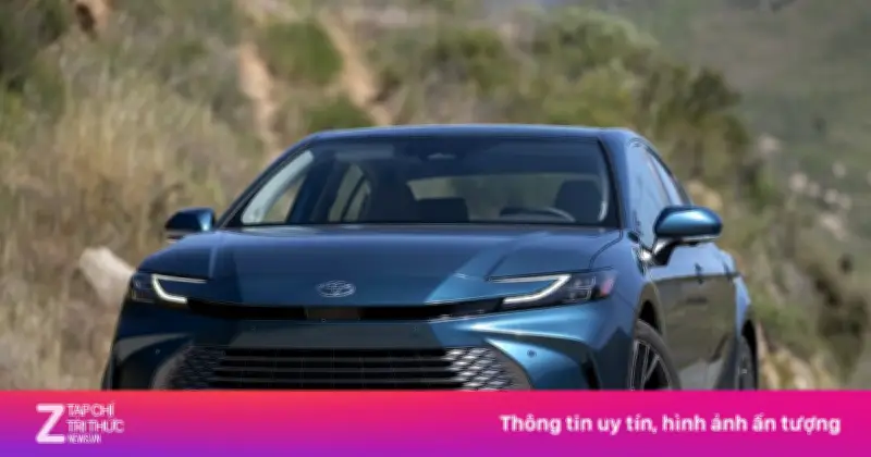 Nghịch lý Toyota Camry: Bán chậm nhất thị trường nhưng vẫn 'gồng gánh' phân khúc sedan cỡ D