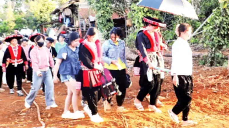 Người Dao Đỏ Lâm Đồng Gìn Giữ Văn Hóa Truyền Thống Qua Lễ Cưới Và Cấp Sắc