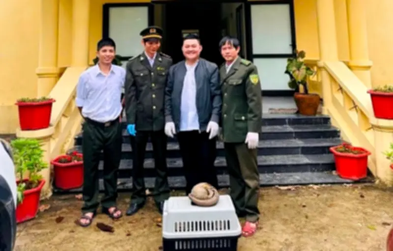 Người dân Huế tự nguyện giao nộp tê tê Java quý hiếm cho kiểm lâm