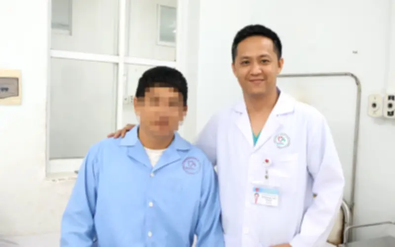 Người đàn ông 32 tuổi bất ngờ nhồi máu cơ tim khi đang chơi bóng đá