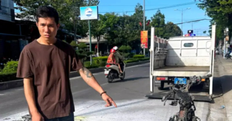 Người đàn ông châm lửa đốt xe khi bị CSGT phát hiện vi phạm giao thông